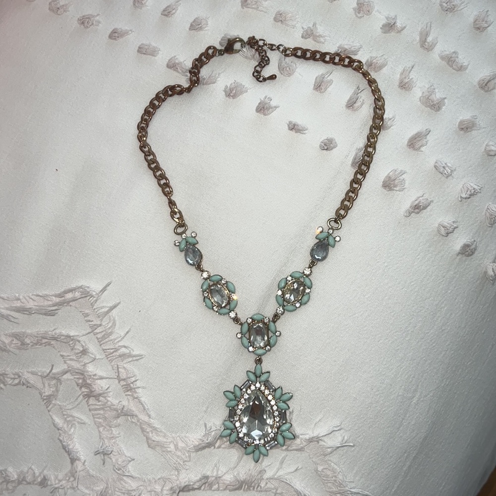 Fashion Jewelry Necklace Gold Tone Clear Rhinestone Green Color Acrylic Stones